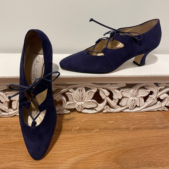 Calico woman’s Gorgeous Blue Suede lace up Shoes - Picture 8 of 9
